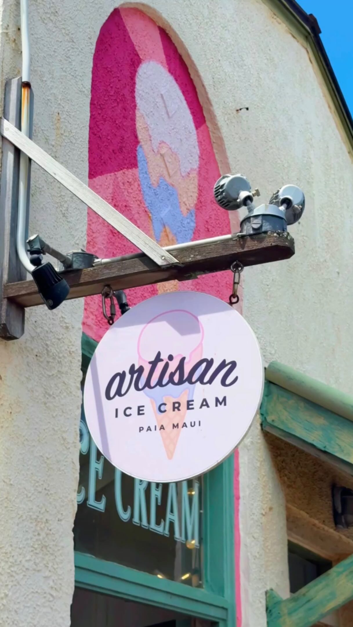 Pa'ia Pair: Artisan Ice Cream & Cafe des Amis