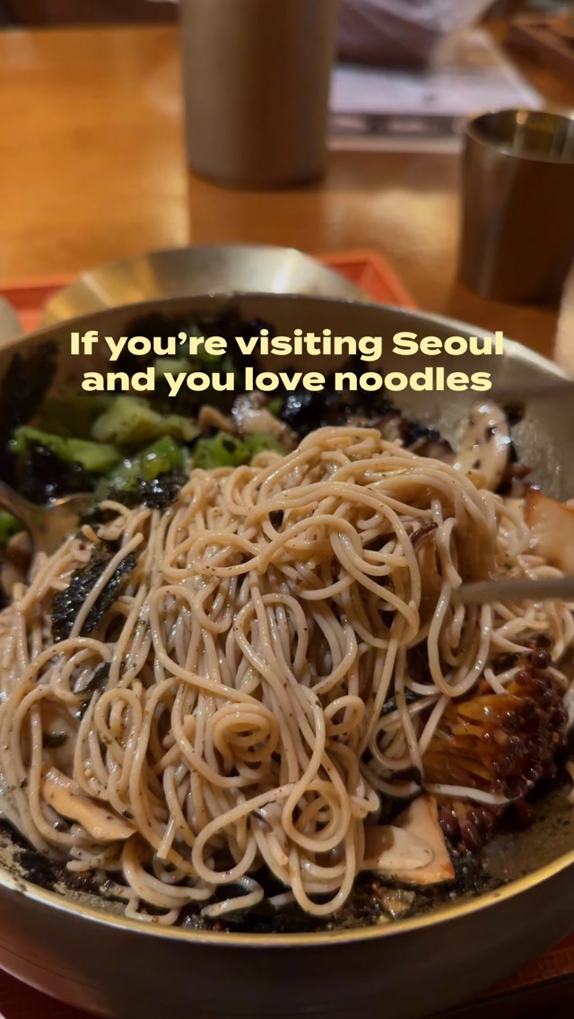 Apgujeong Sanghoe: Perilla Oil Noodles & Fried Chicken
