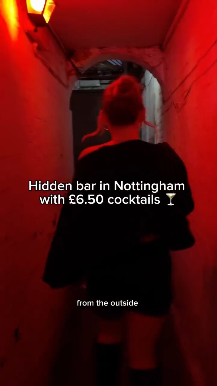 Nottingham's Hockley Arts Club: Unique Bar Ambiance