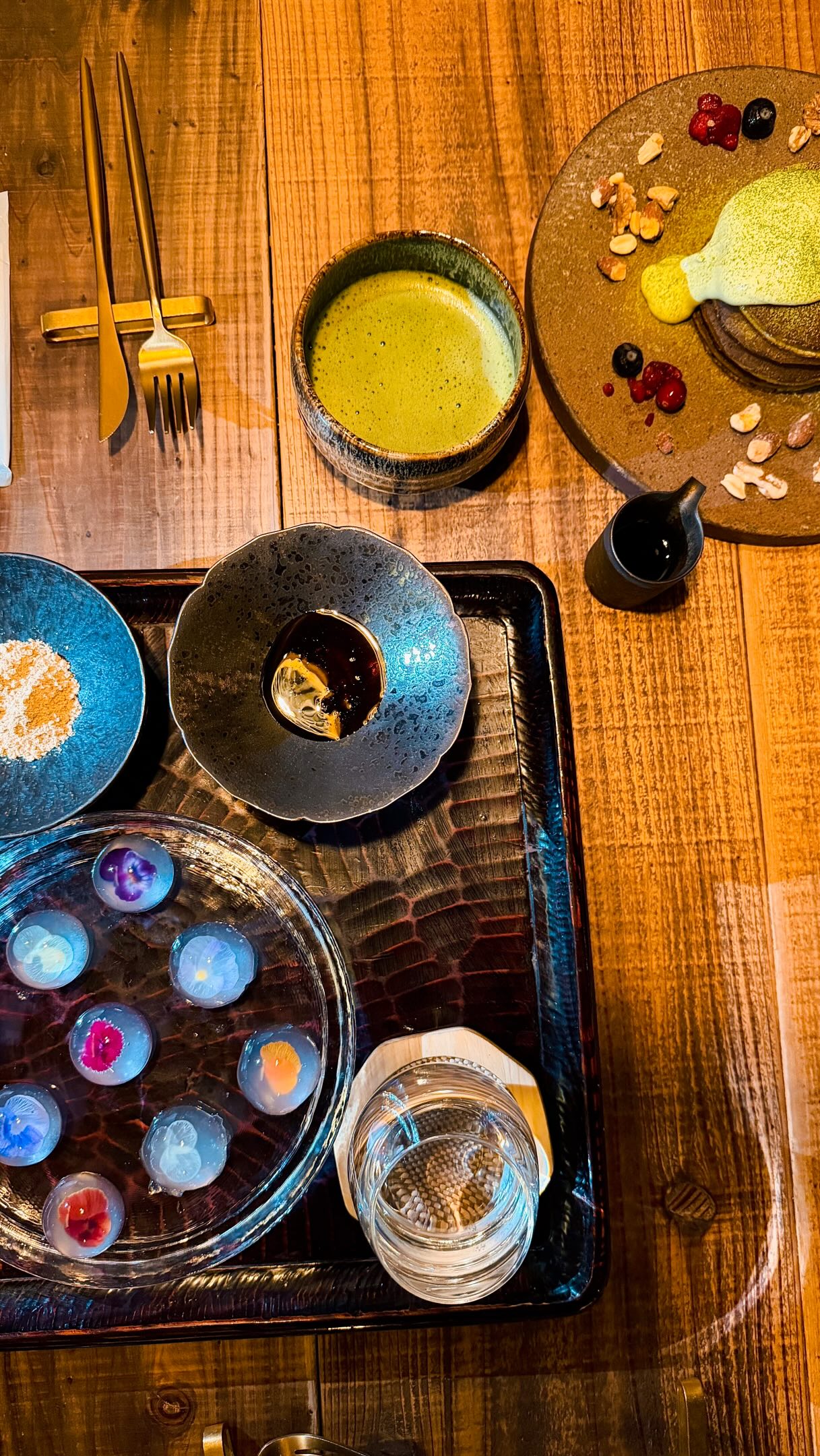 Warabi Mochi and Tea at Two Tokyo Cafes