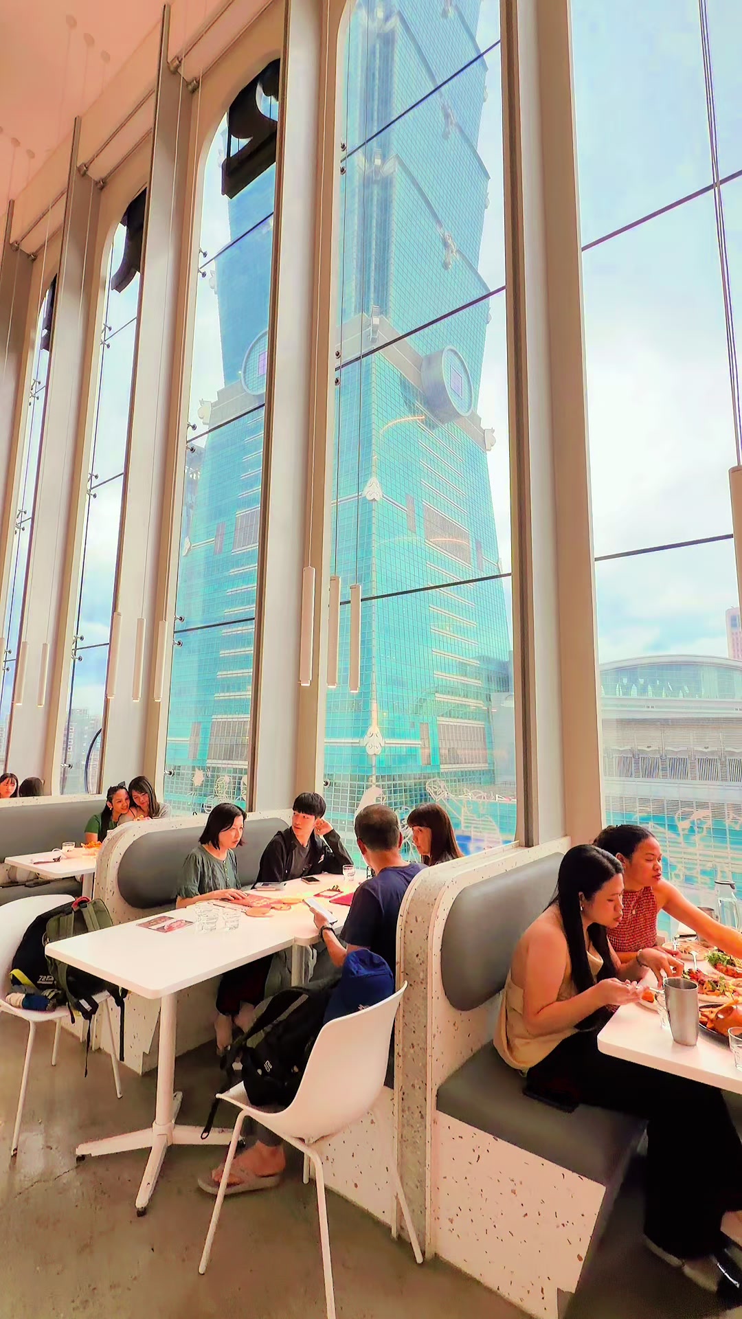 Taipei Shopping Centers And Cafes