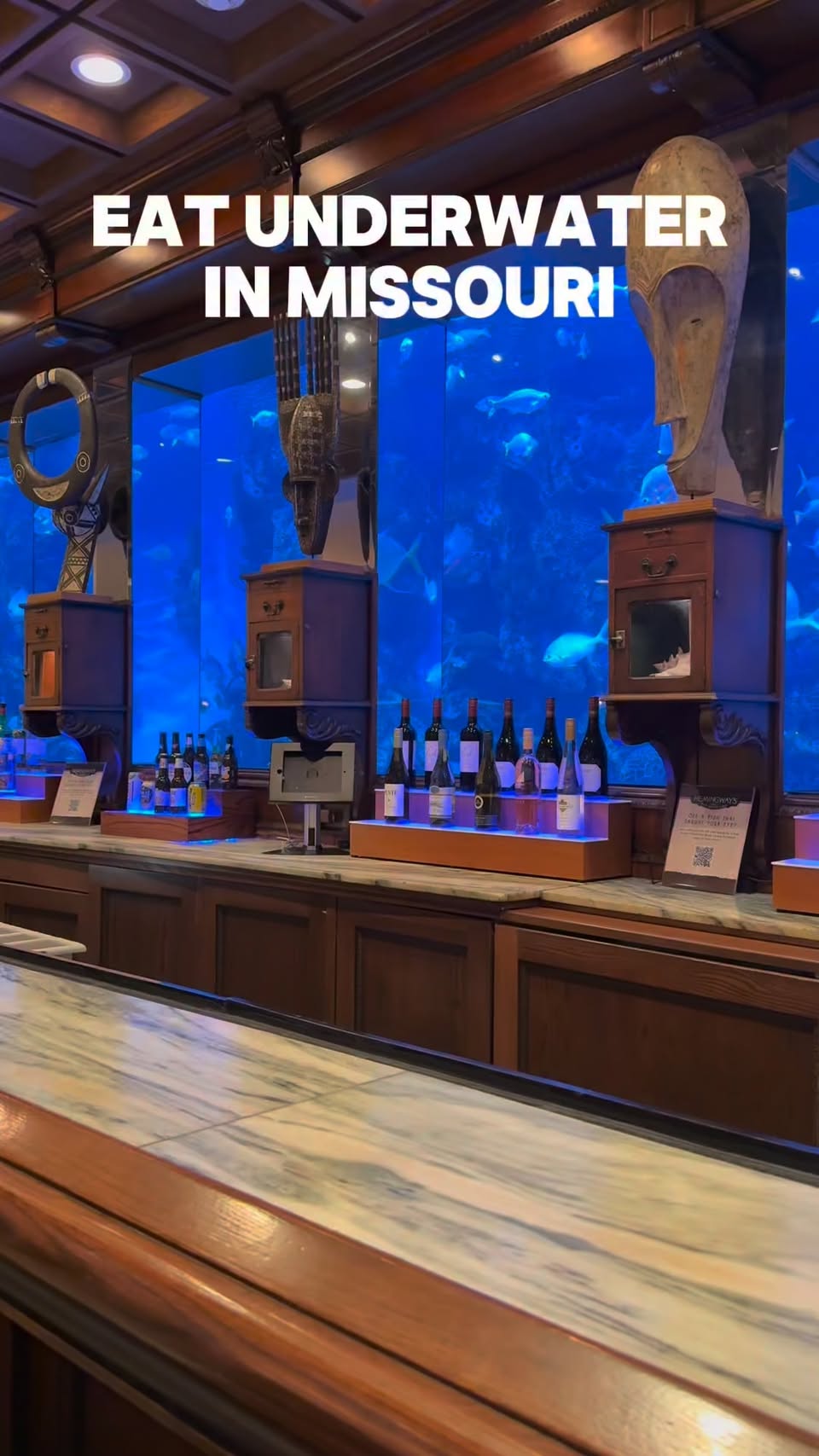 Hemingway's: Mid-West Dining With Underwater Ambiance