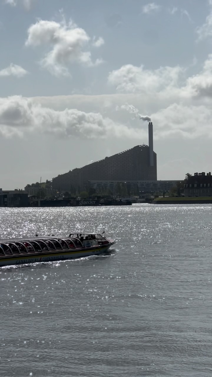 CopenHill: A Skiable Waste Plant