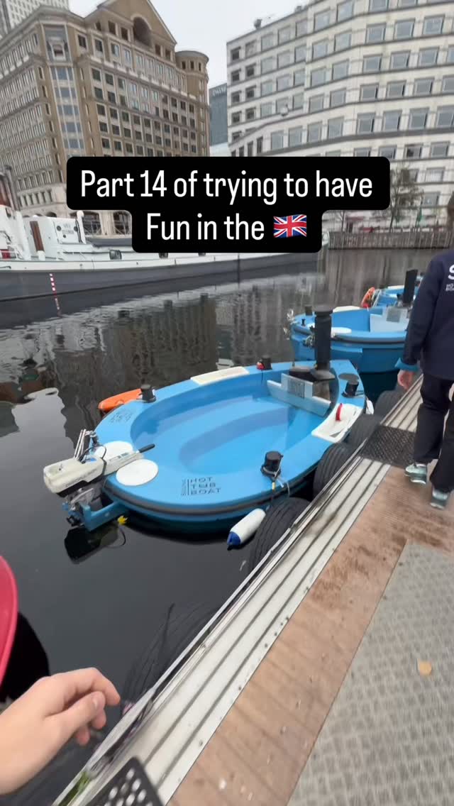 Hot Tub Boat Cruise on the Thames