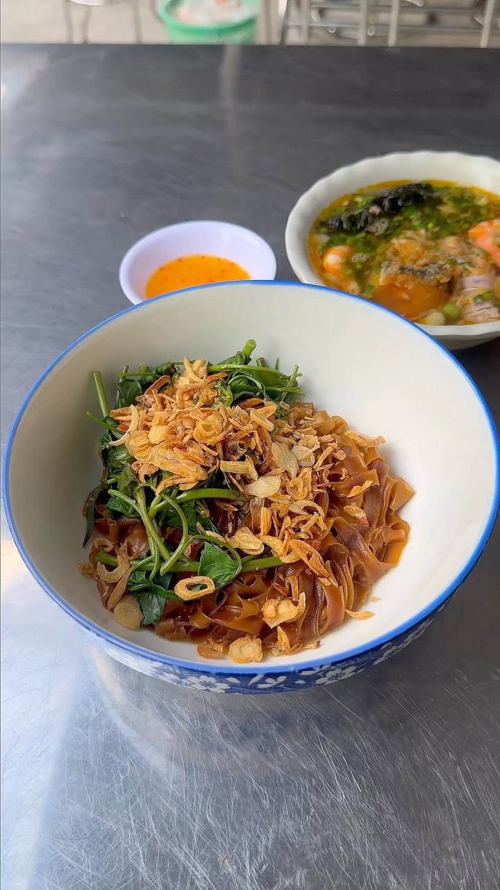 Bánh Đa Cua: A Delicious Vietnamese Noodle Dish