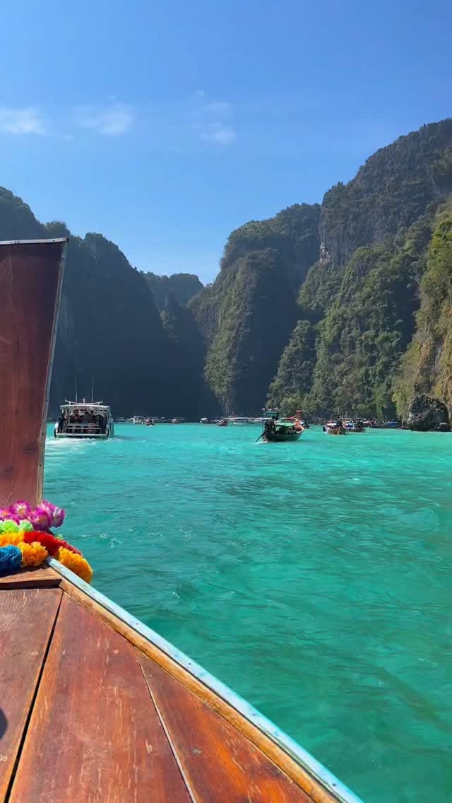 Stunning Thai Island Paradise: Phi Phi Islands