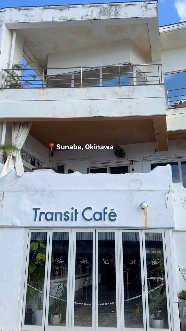 Transit Cafe Offers Ocean Views And Ambiance