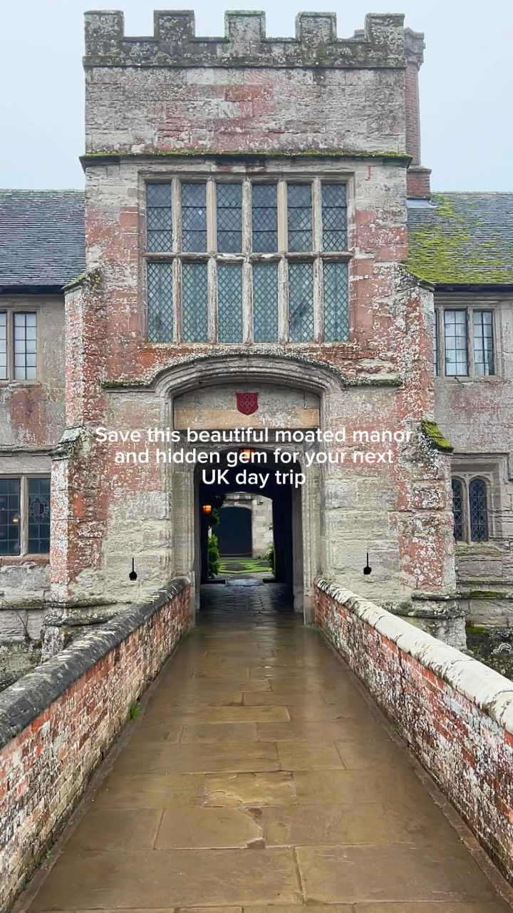 Historic Manor Houses and Gardens in Warwickshire