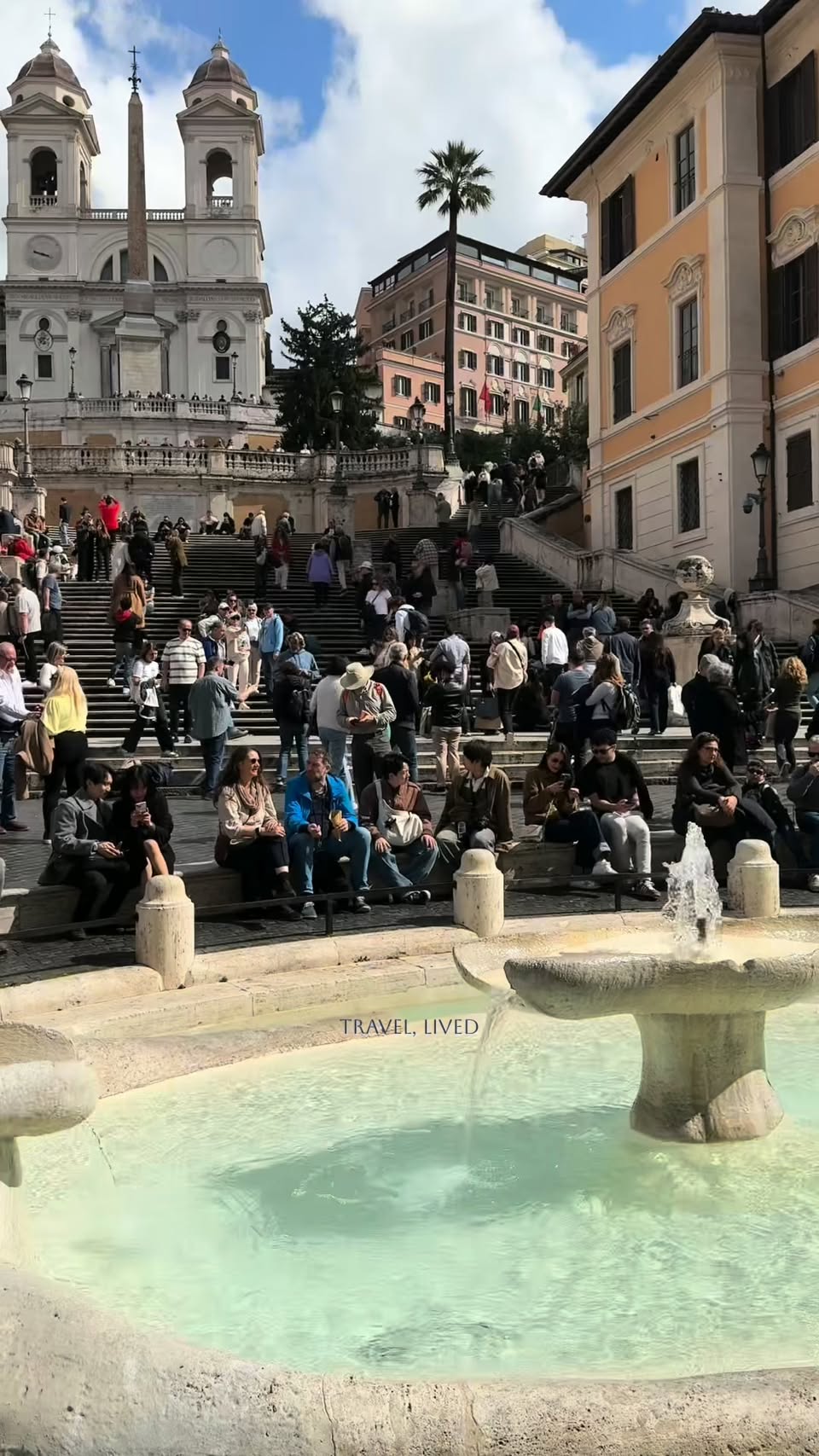 Rome's Contrasting Atmospheres: Busy Steps to Quiet Streets