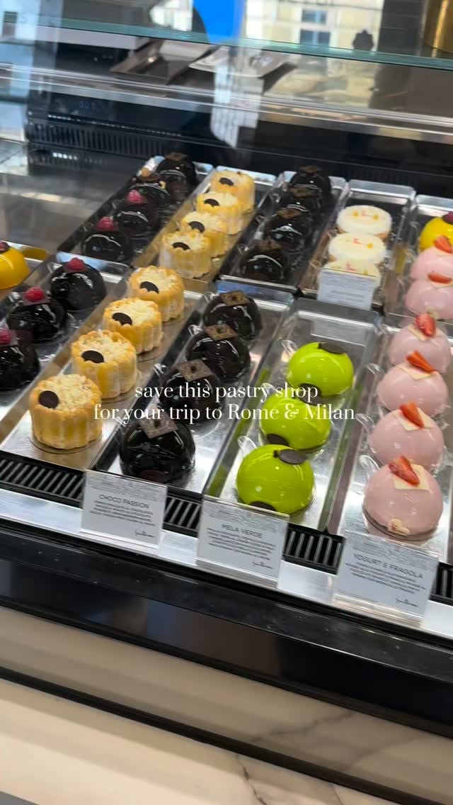 Milan's Duomo and Pastry Shop Recommendations