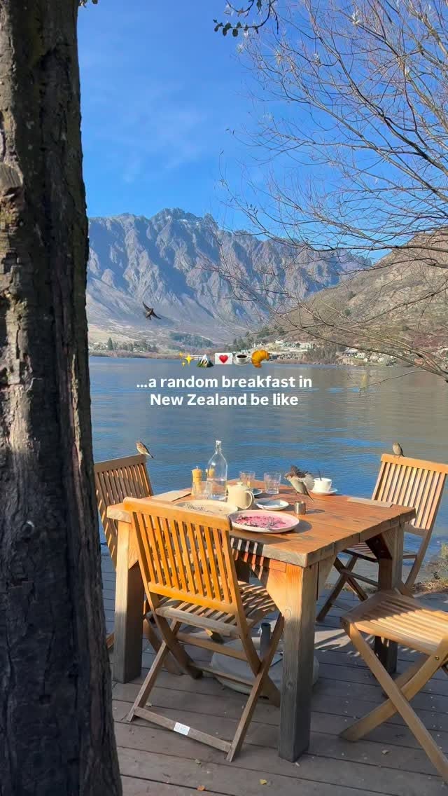 Queenstown Cafe Offers Mountain Views
