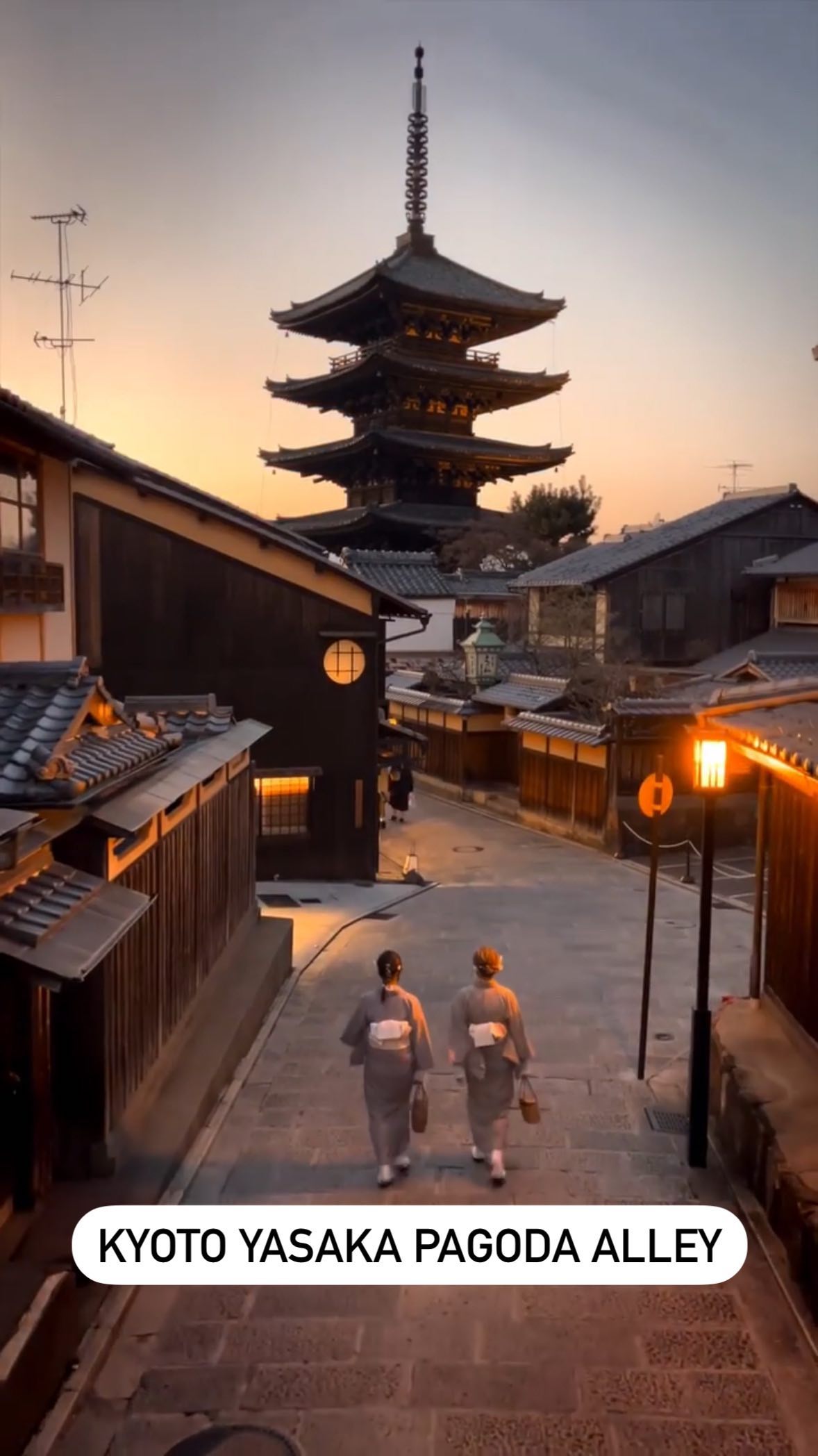 Kyoto's Hokan-ji, Sannenzaka, and Kiyomizu-dera