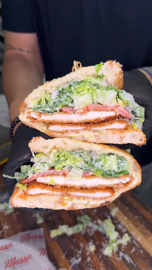 Massa Cafe Italiano: Special Chicken Caesar Pizza Panuozzo