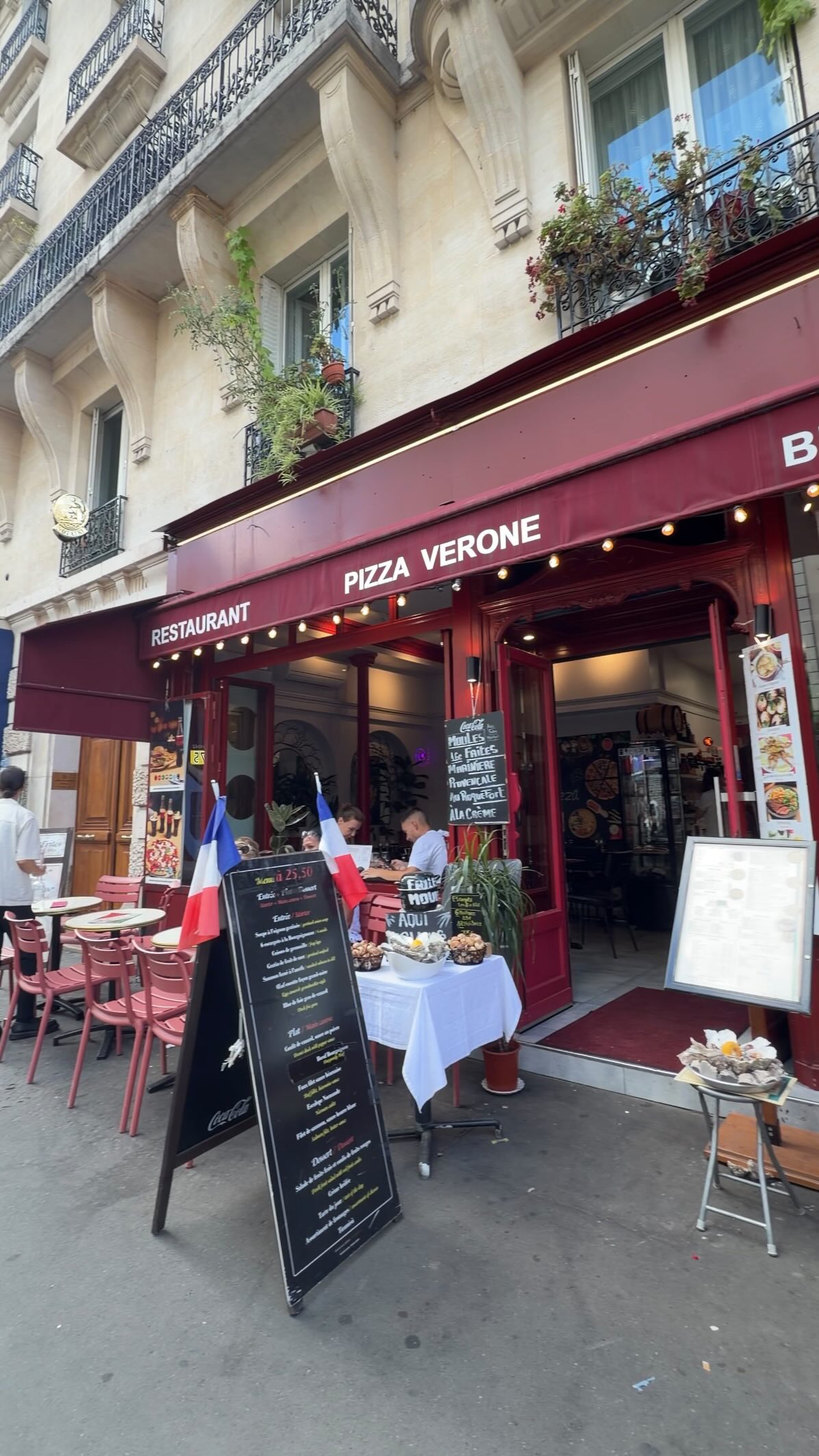 Paris Restaurant Offers Surprise French Dinner