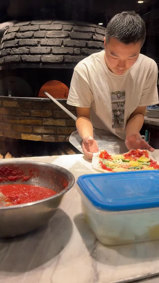 Tokyo Style Neapolitan Pizza Found in Osaka