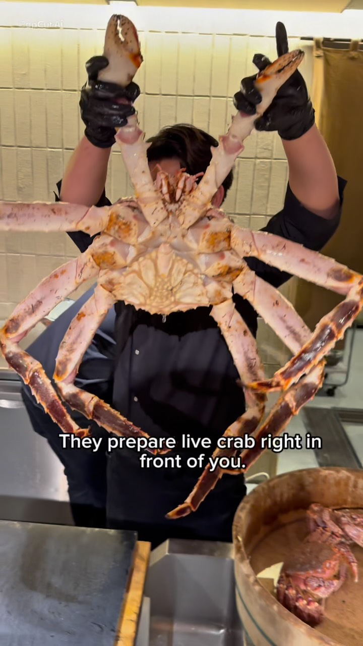 Osaka Crab Restaurant Offers Fresh, Live Preparations