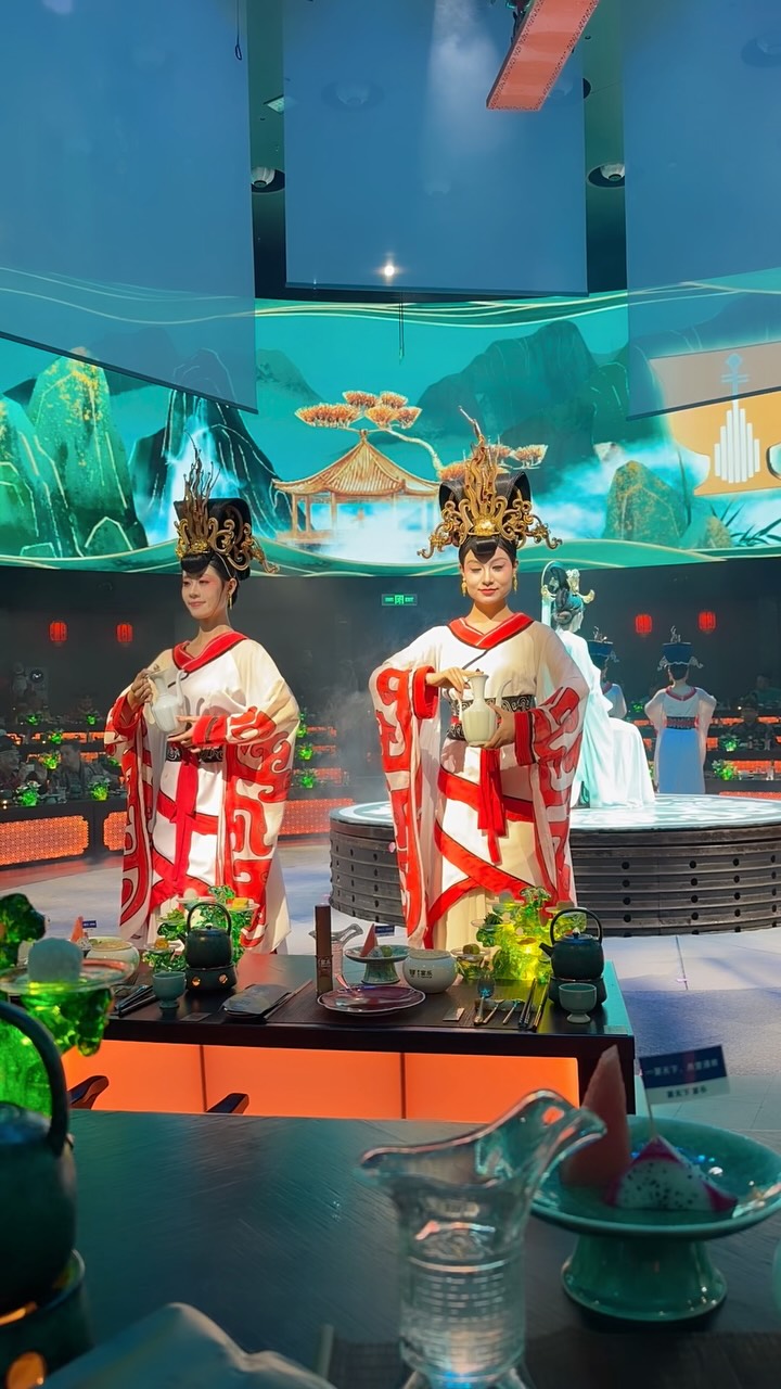 Immersive Chinese Culture Dining Experience