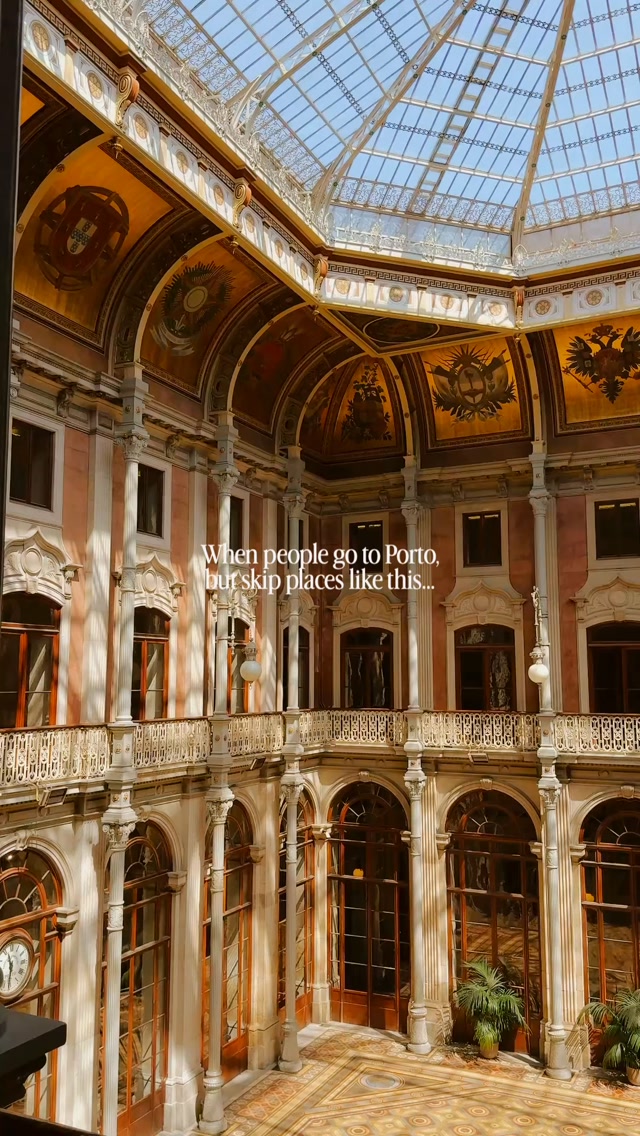 Bolsa Palace's Opulent Interiors