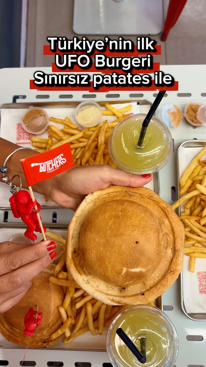 Istanbul's UFO Burger Joint Offers Unlimited Fries