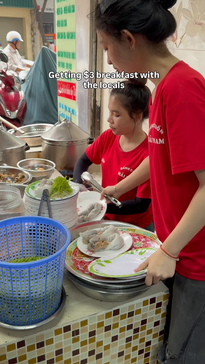 Ho Chi Minh City's Traditional Banh Cuon Restaurant