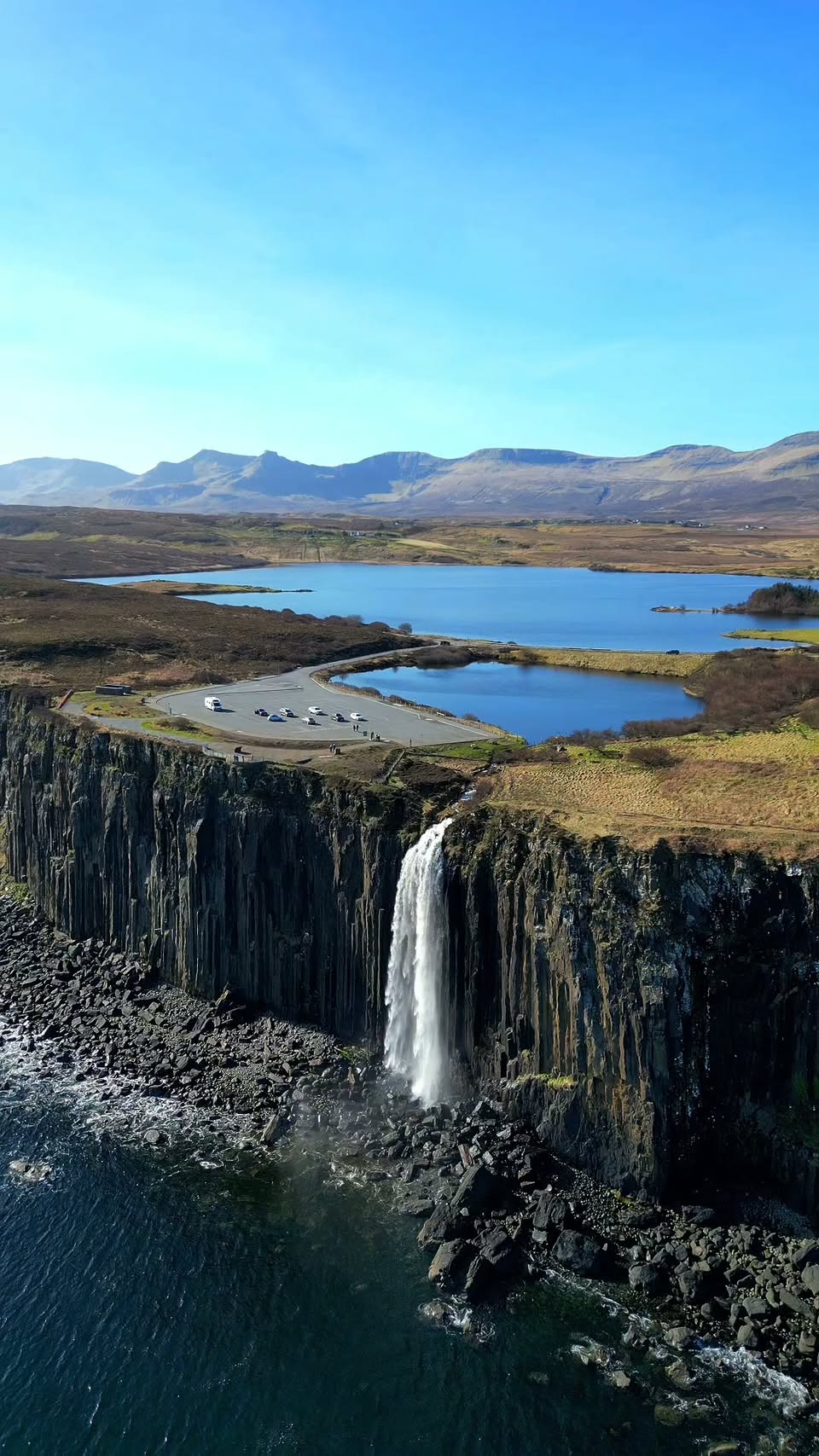 Skye's Coastal Wonders: Kilt Rock and Mealt Falls