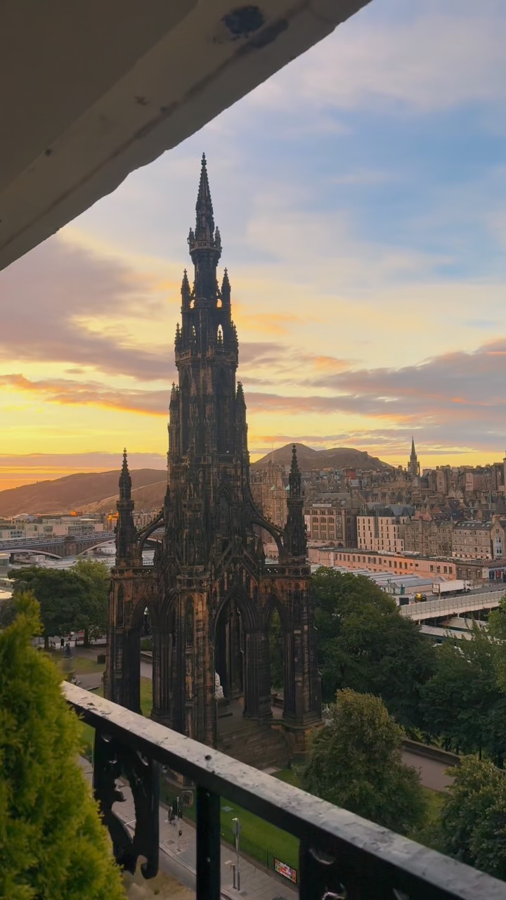 Edinburgh's Sunrise: Scott Monument and Castle