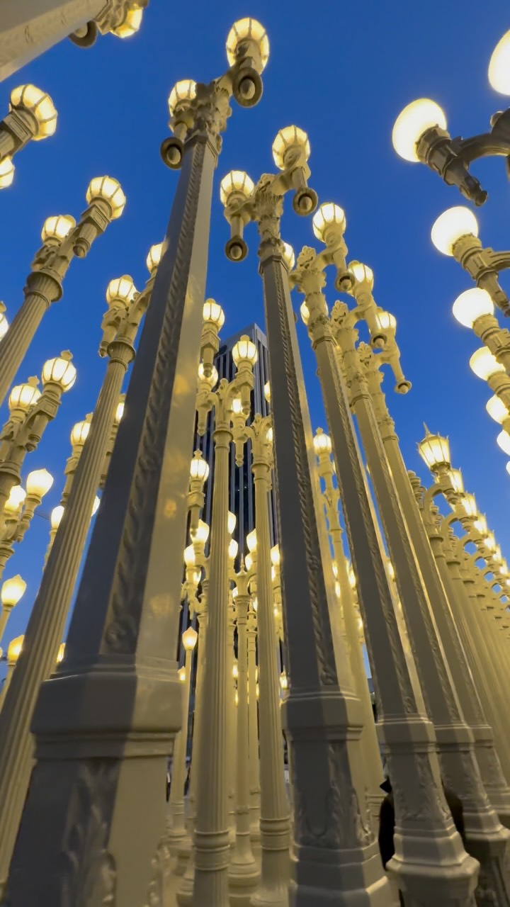 Iconic Los Angeles Landmarks and Art Installations
