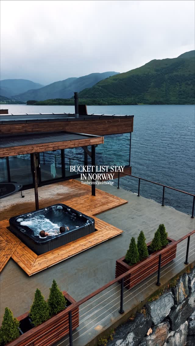 Luxurious Norwegian Lodge Offers Fjord Views