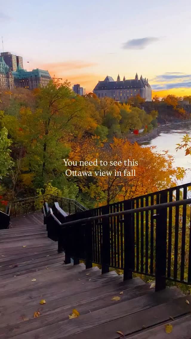 Ottawa's Scenic Fall Views: Parliament Hill and More