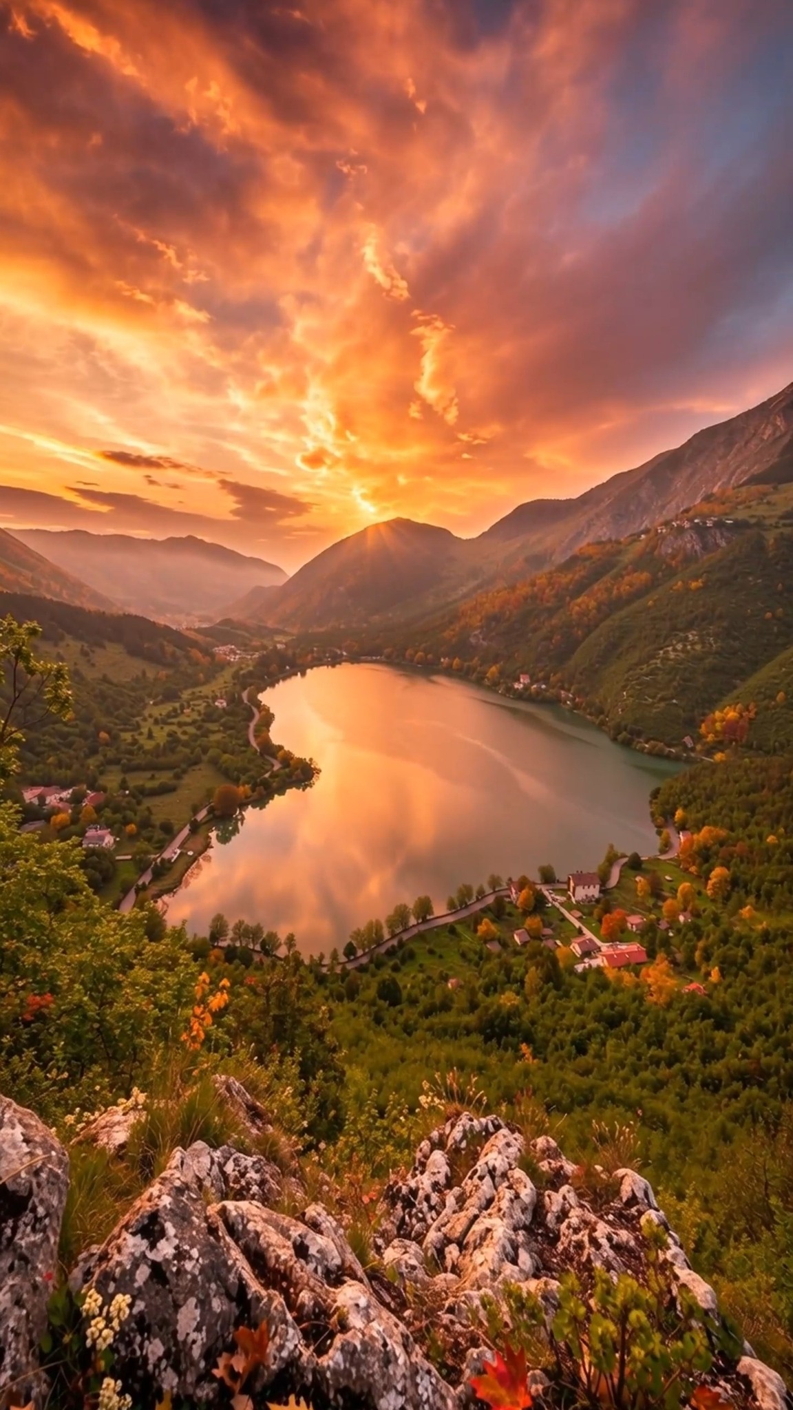Italy's Heart-Shaped Lago di Scanno