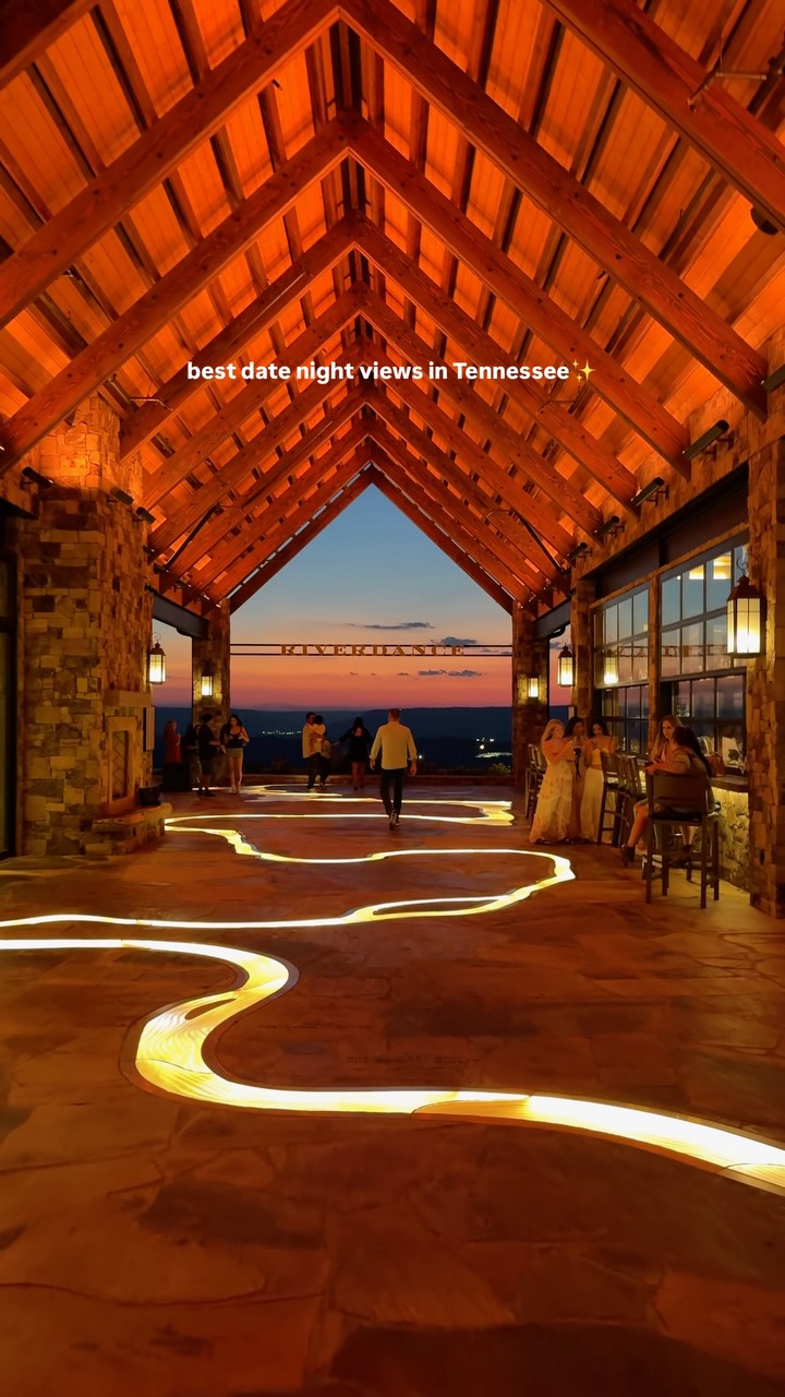 Scenic Mountain Restaurant Ideal for Date Nights