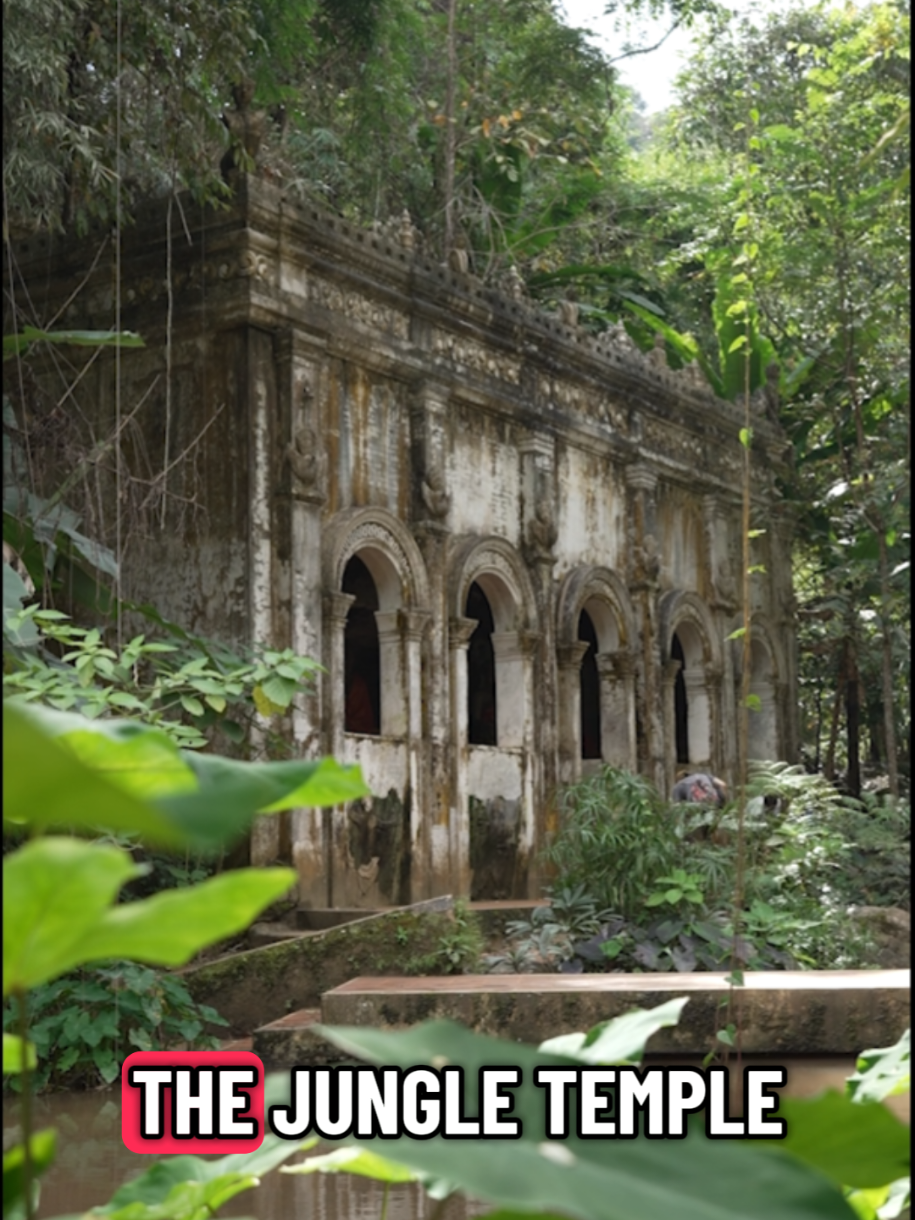 Monks Trailhead And Wat Pha Lat