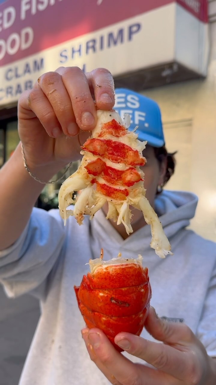 Sea & Sea Fish Market Offers Fresh Seafood