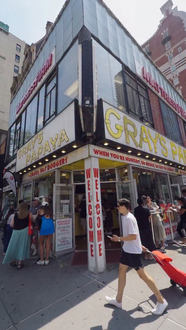 Iconic New York City Hot Dog Stand Gray's Papaya