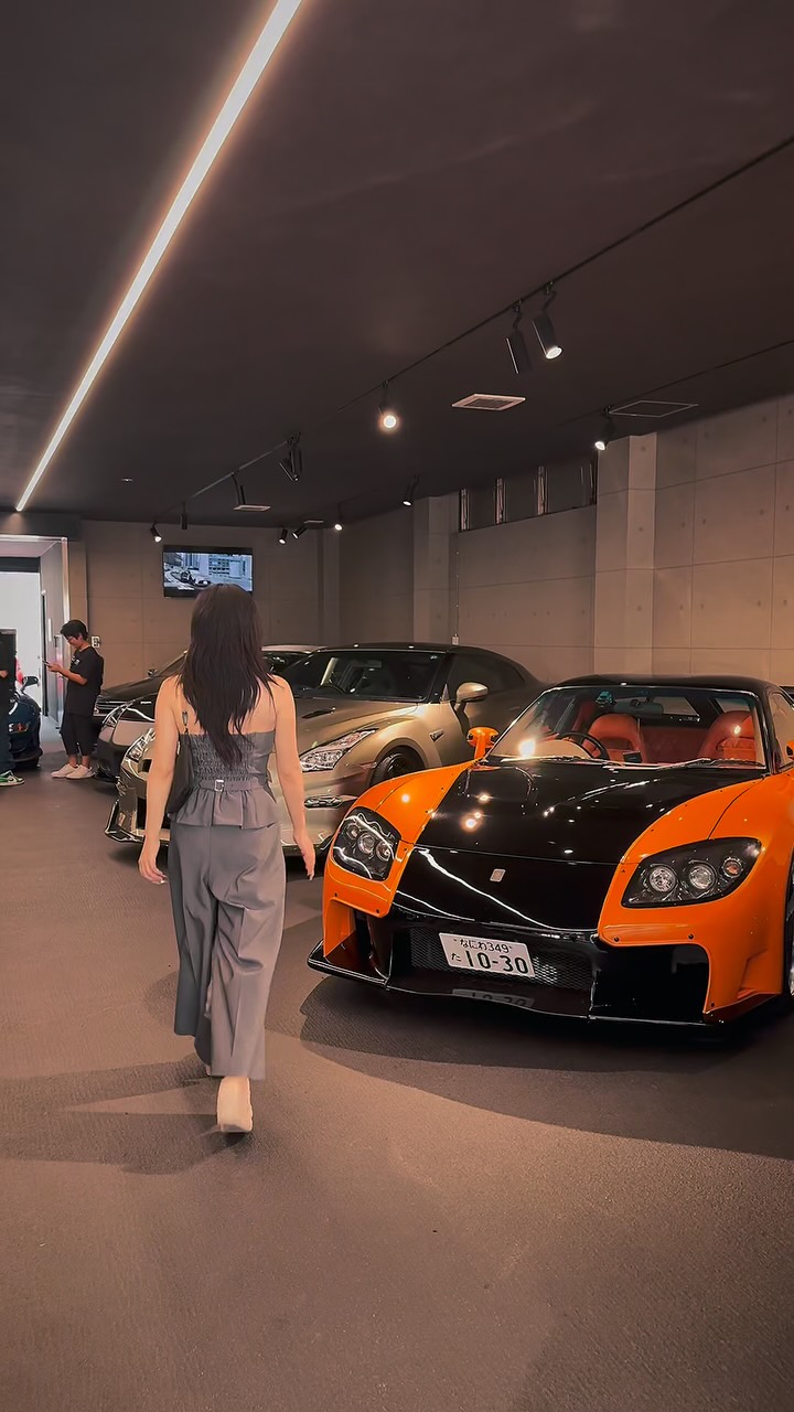 Osaka's Car-Themed Cafe