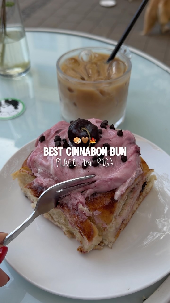 LIVI Cafe's Delicious Cinnamon Buns