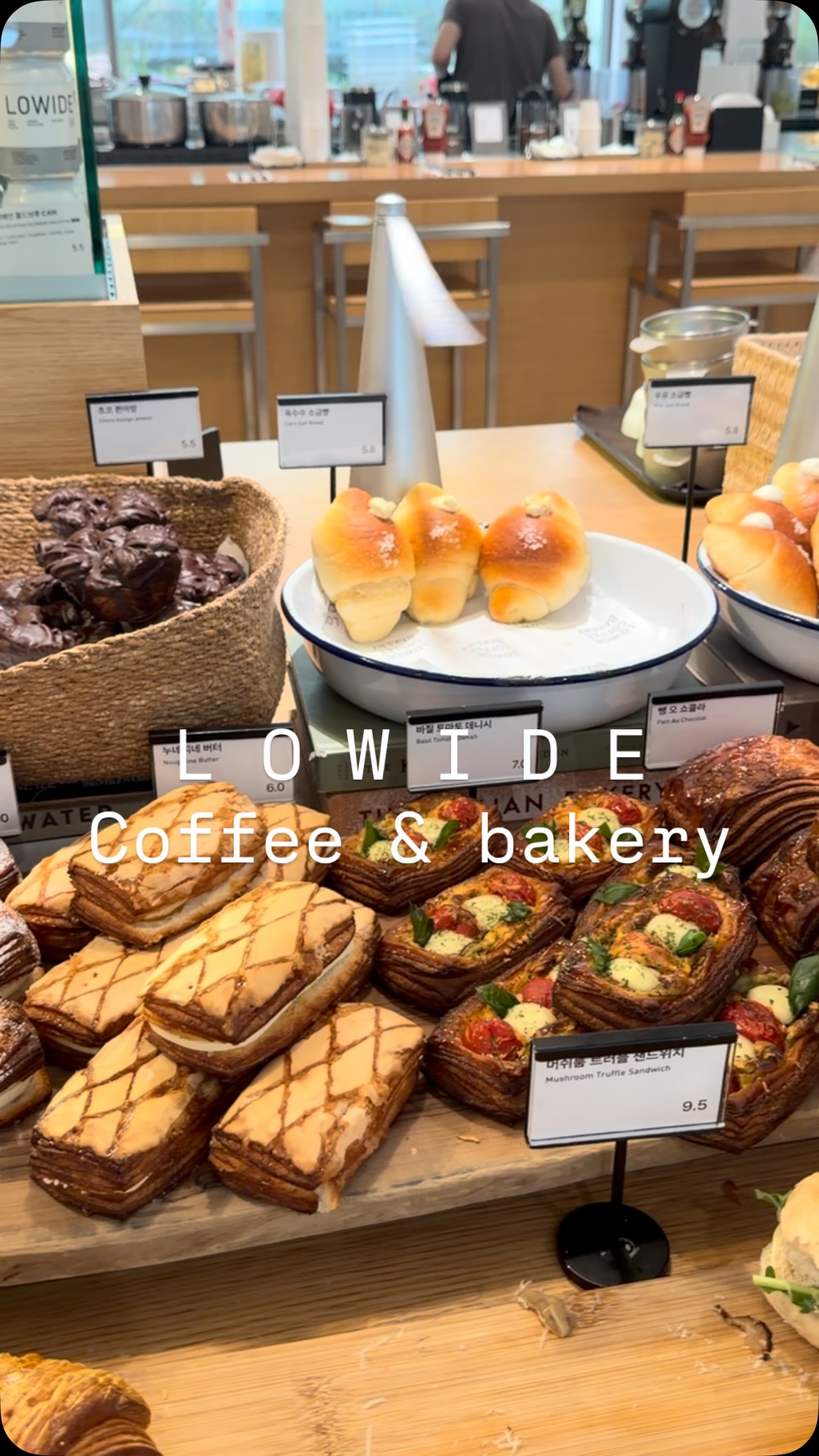 LOWIDE Apgujeong's Delicious Bread and Salads