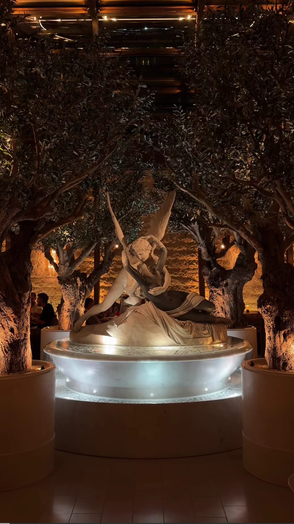 La Volta: Milan's Ambiance-Rich Dining Destination
