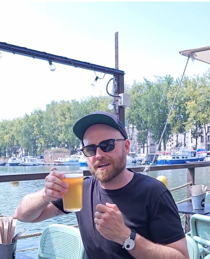 Paris Canal Brewery Offers Local Brews and Relaxation