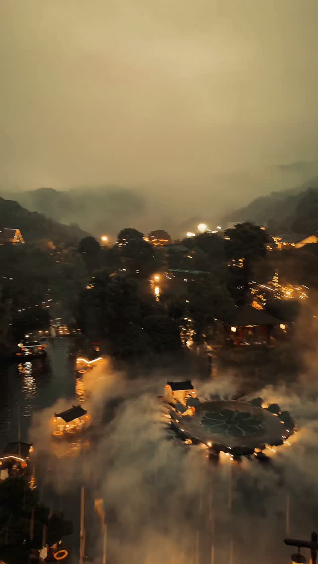 Gubei Water Town's Enchanting Nighttime Scenery