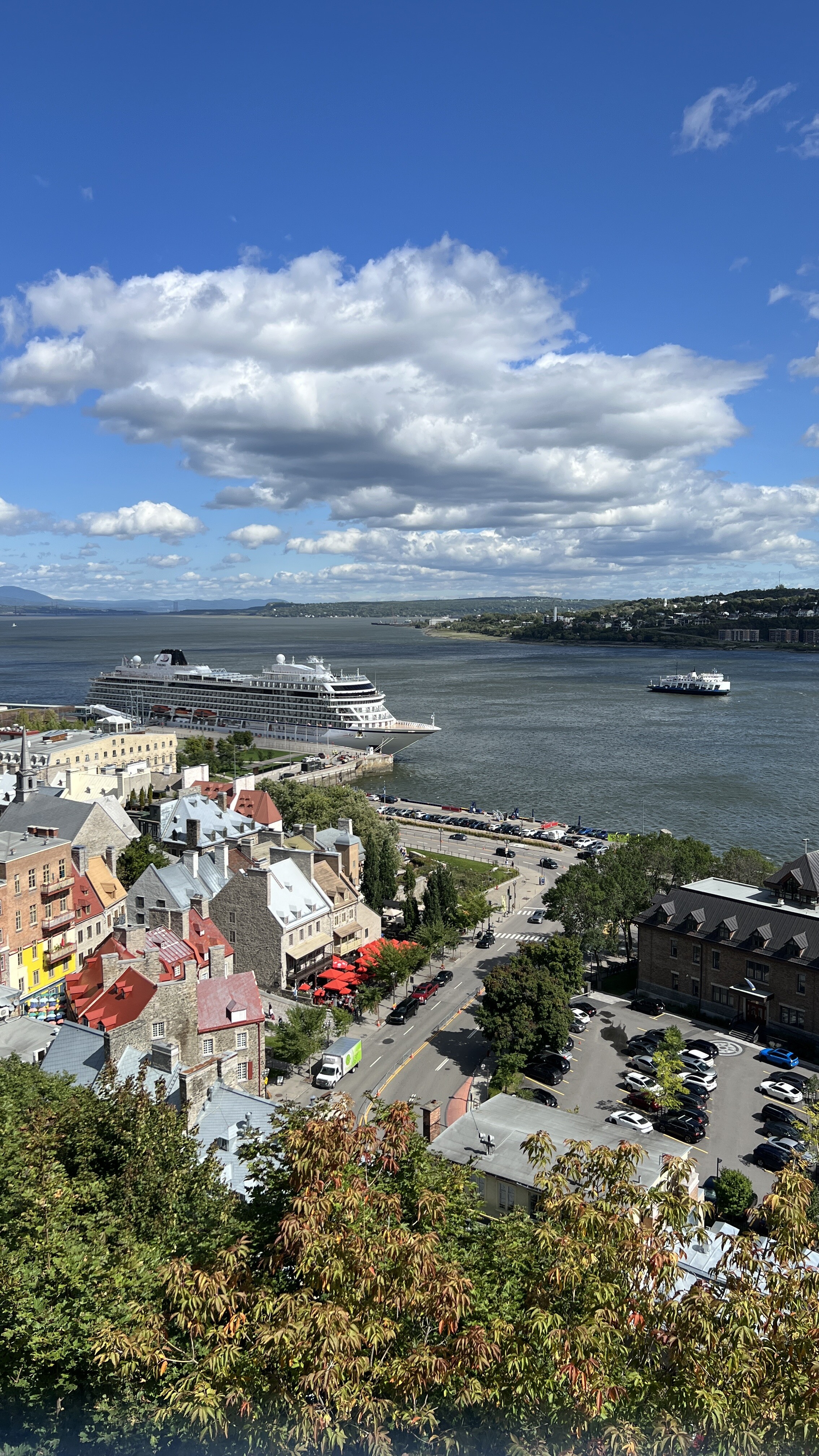 Quebec City's Fall Colors and Tourist Hub