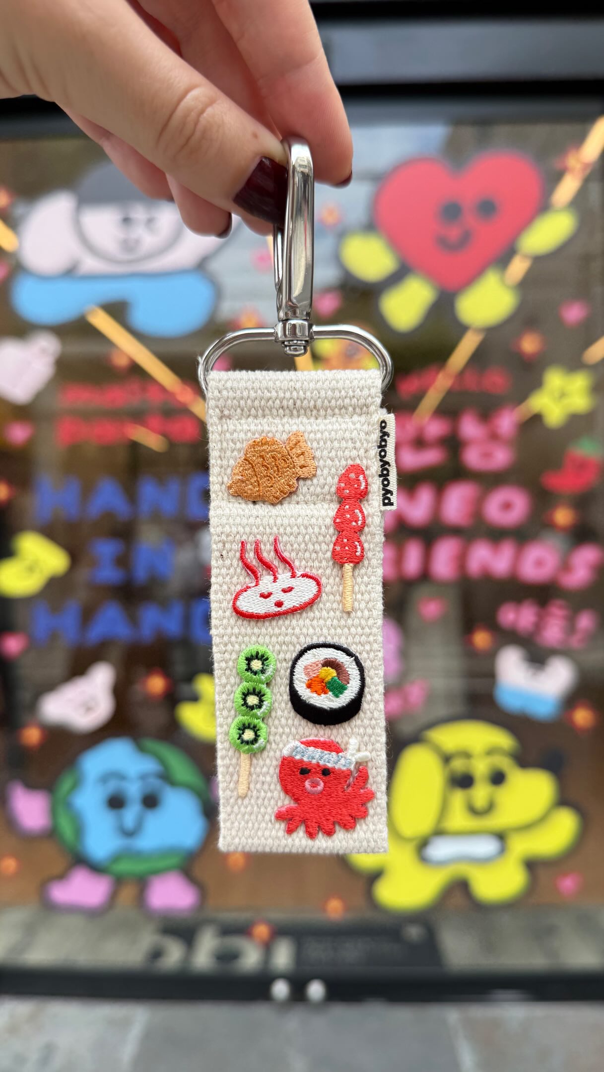Object Stores Offer Personalized Patch Souvenirs