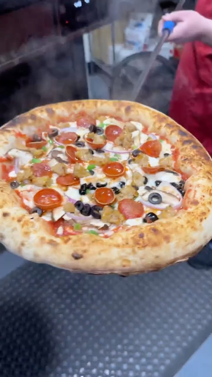 Solamente Pizza Opens New Location