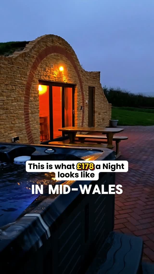Cozy Mid Wales Burrow Near Elan Valley