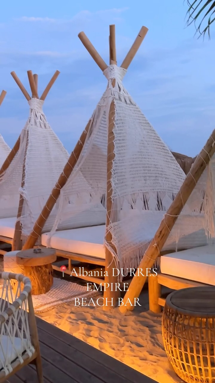 Empire Beach Bar's Tropical Getaway
