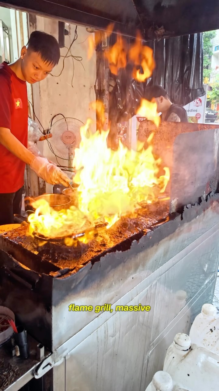 Bò Né: A Famous Vietnamese Sizzling Steak Breakfast