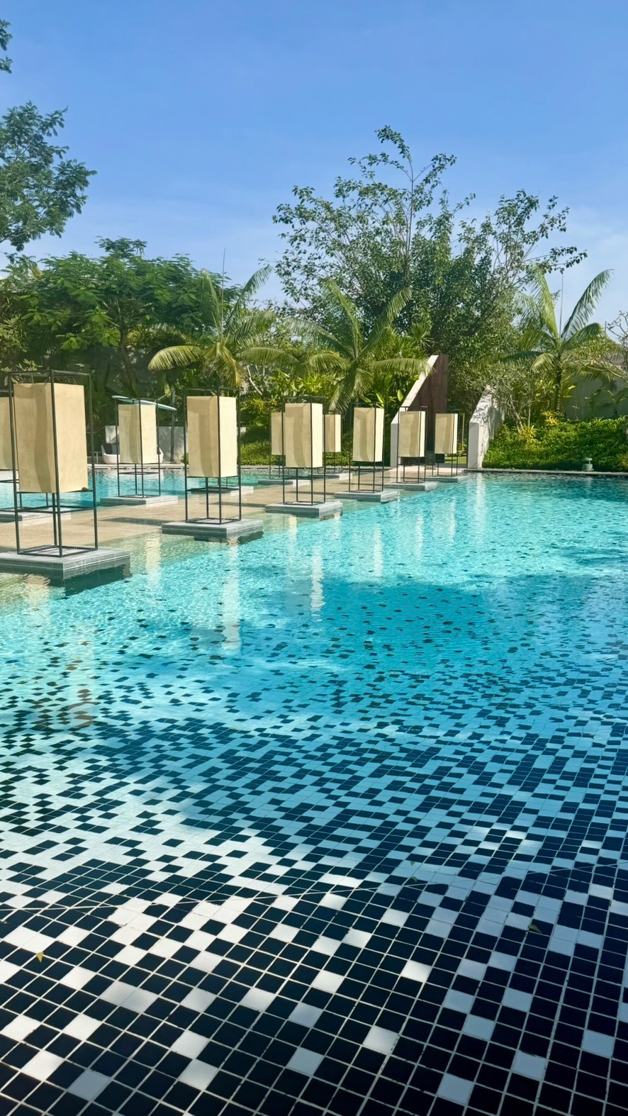 Bali Resort and Steakhouse Offer Family Fun and Fine Dining