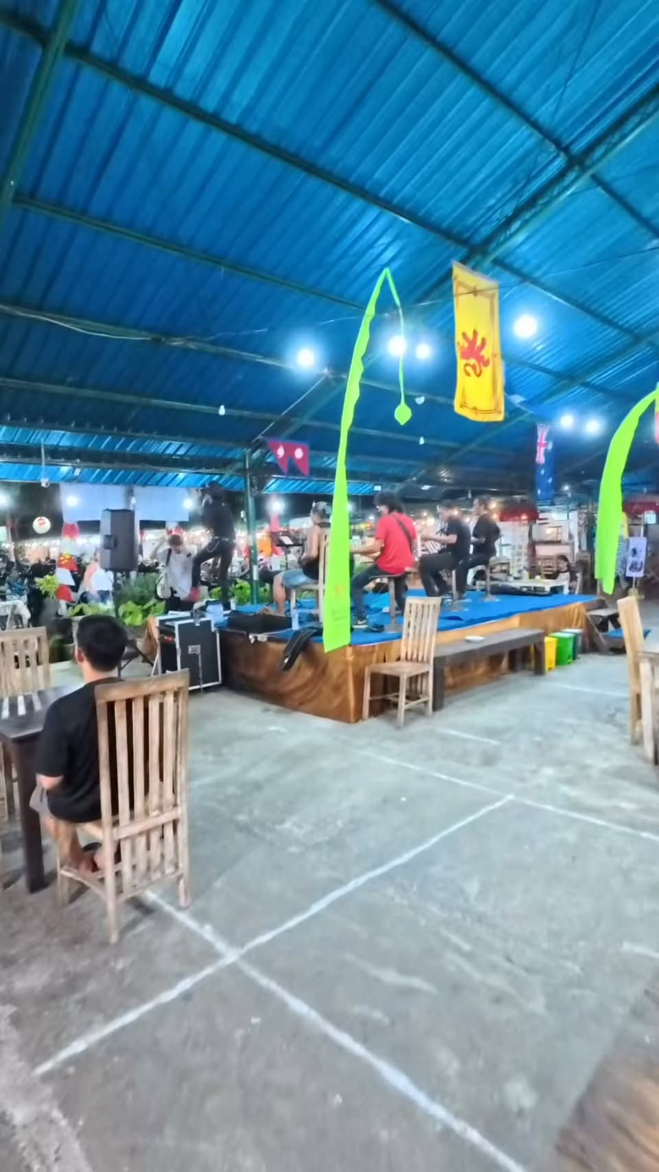 Legian Food Court Offers Diverse Culinary Delights