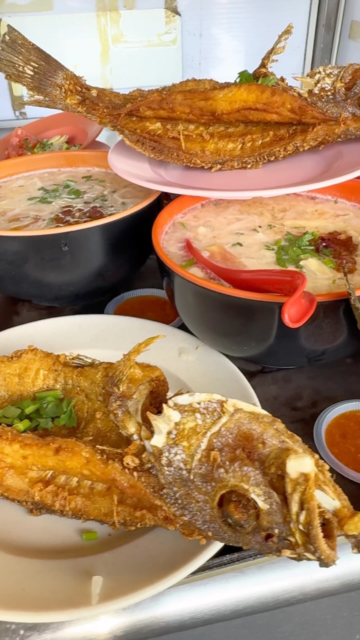 Restaurant K2 Offers Fish Head Noodles and Nasi Lemak