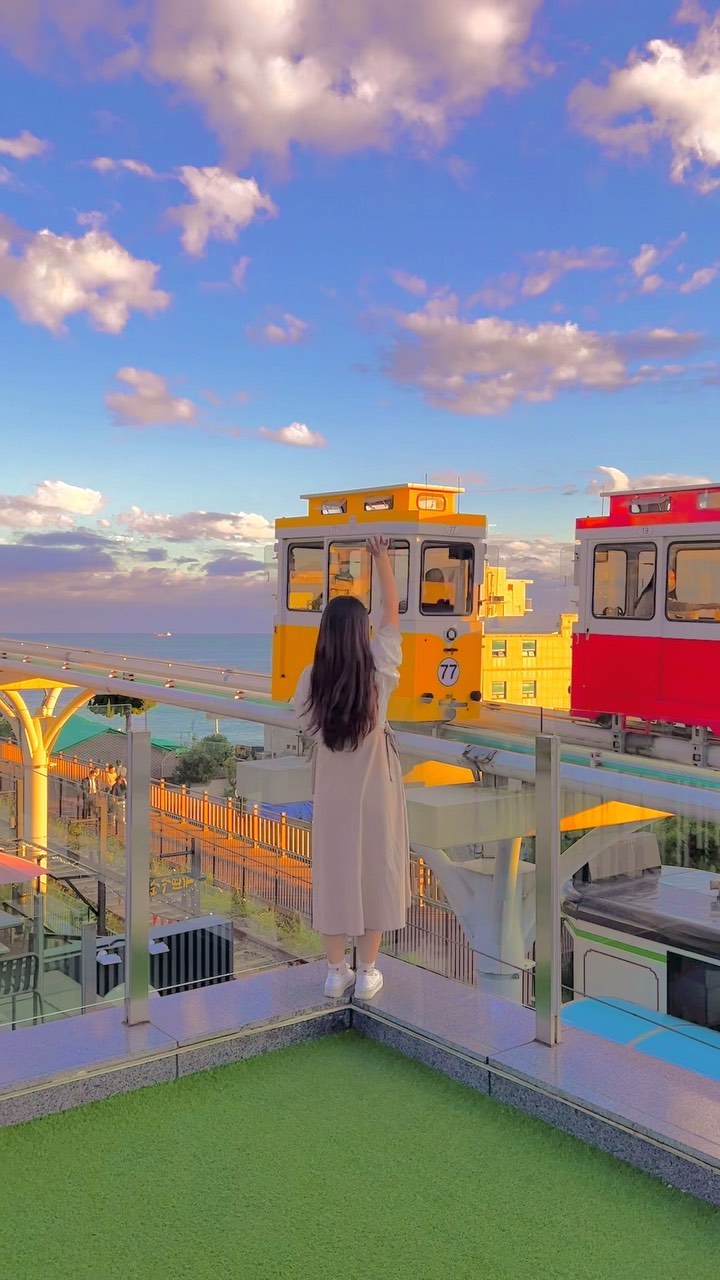 Haeundae's Blue Line Park Sky Capsules